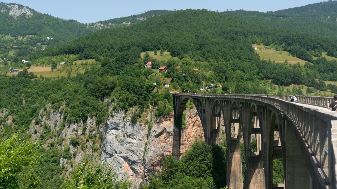 Most Đurđevića Tara nad kaňonom rieky Tara