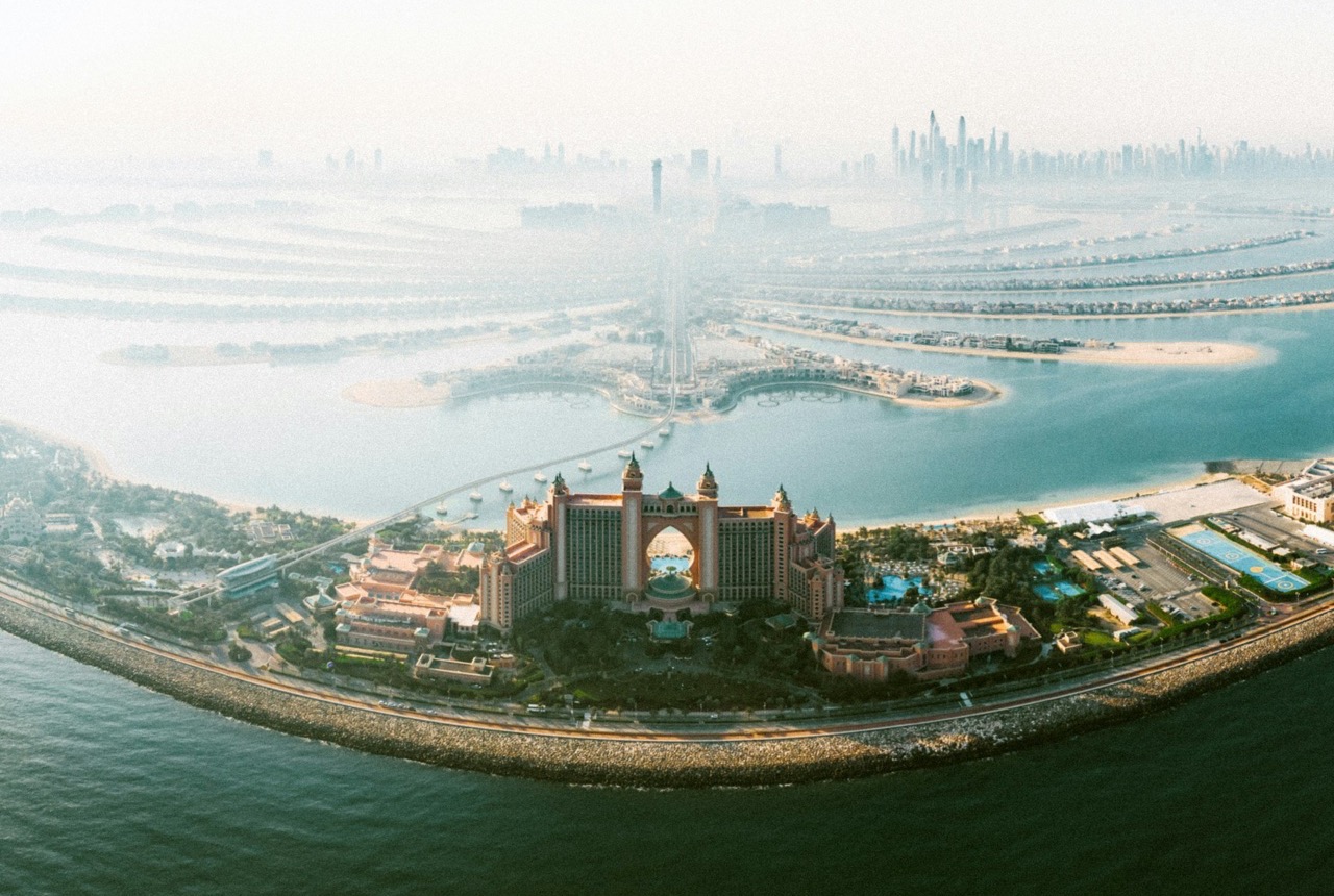 Letecký pohľad na hotel Atlantis a ostrov Palm Jumeirah v Dubaji