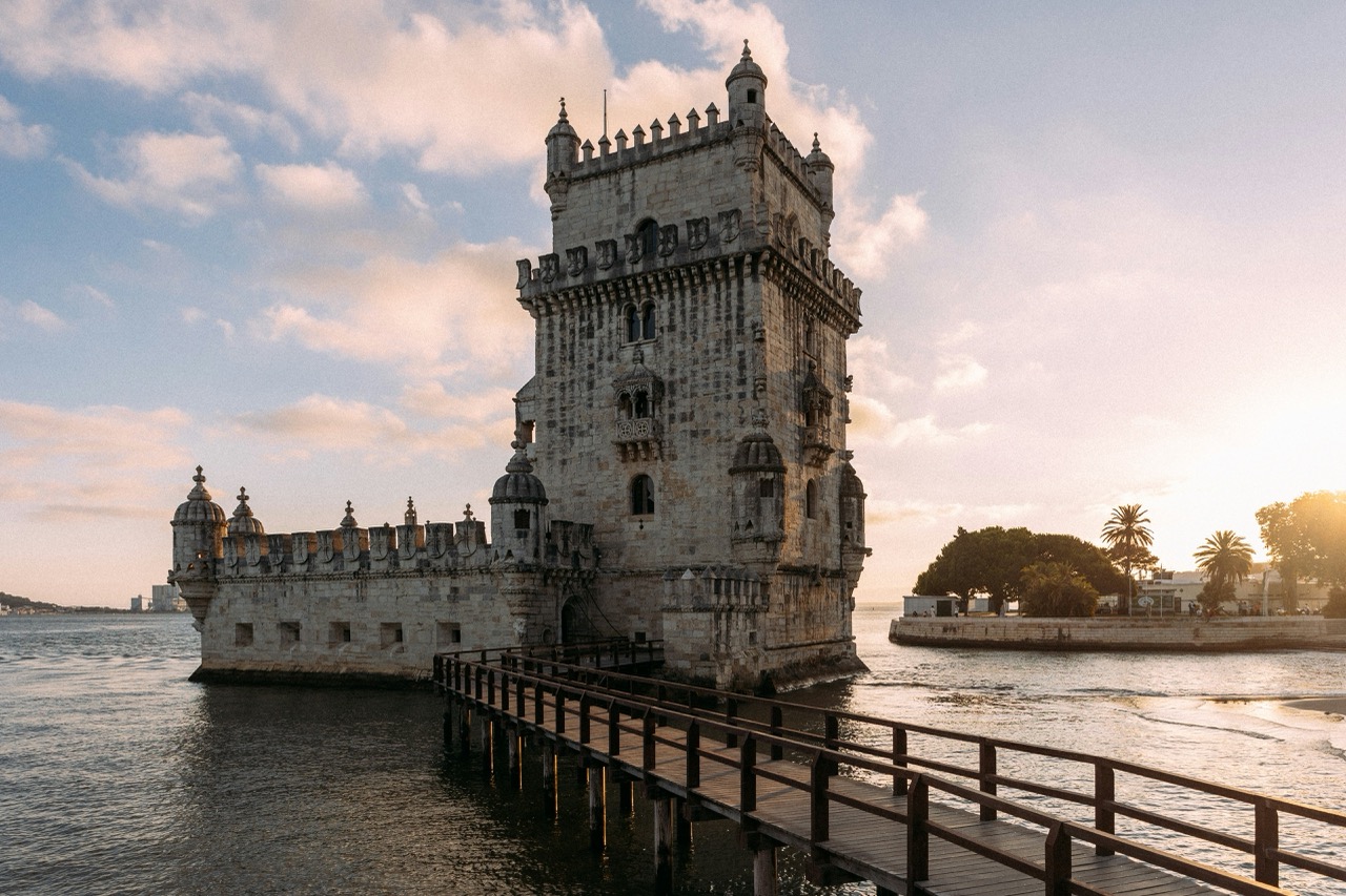 Belémska veža v Lisabone pri západe slnka