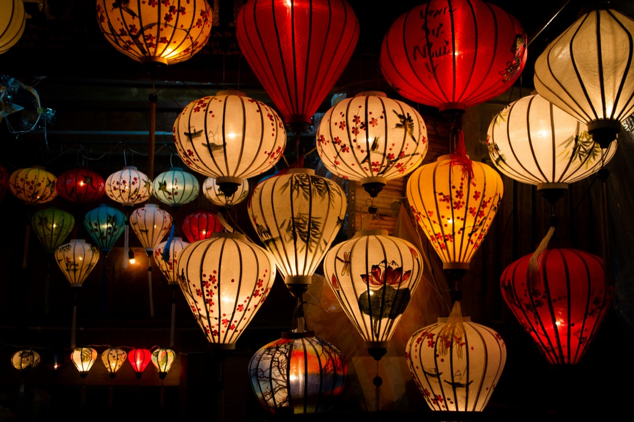 Farebné lampióny v Hoi An